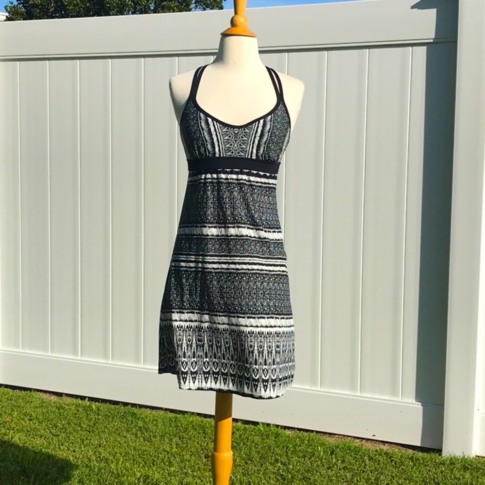 Athleta Black and White Print Halter Straps Athletic Dress Size Small